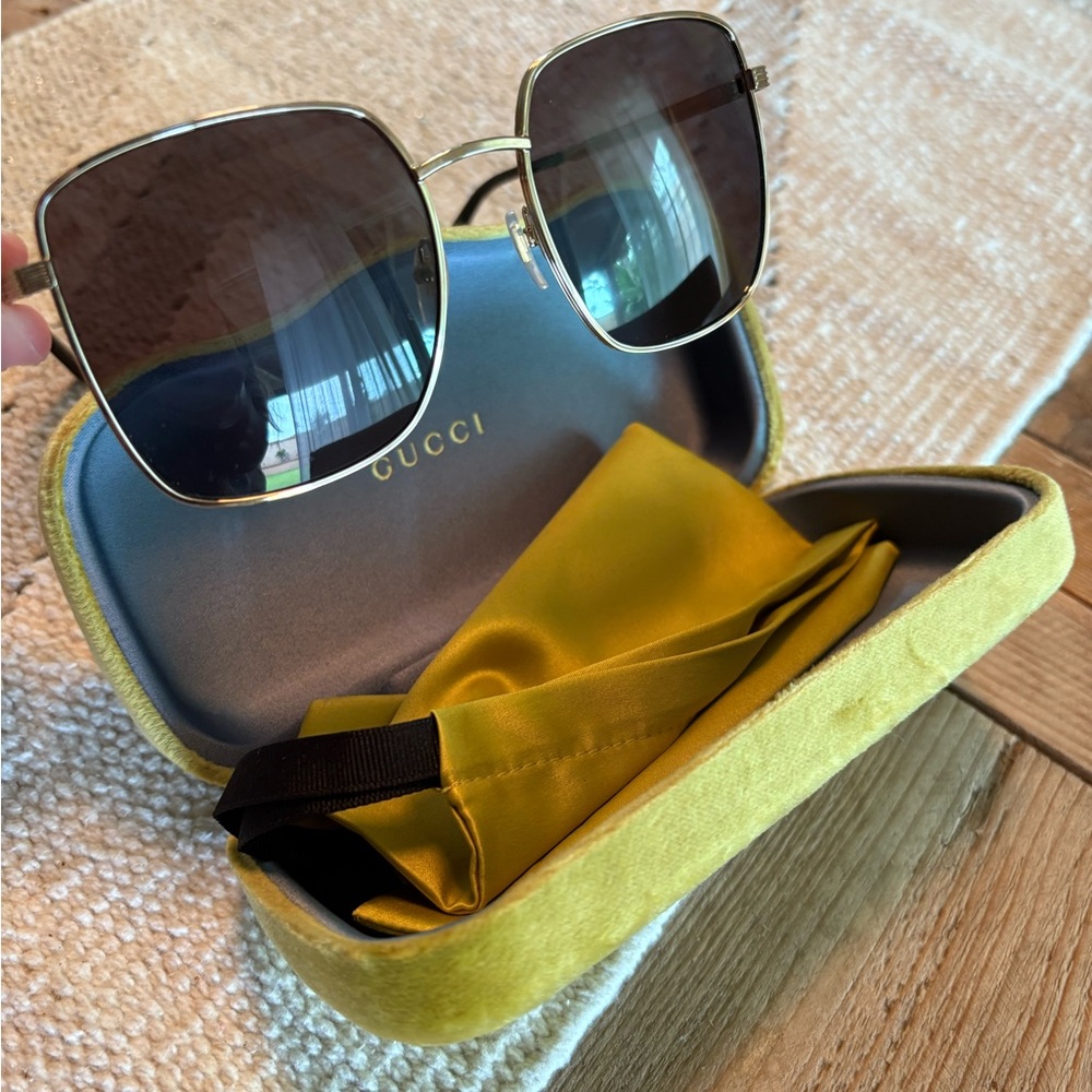 Gucci Square Aviator Sunglasses